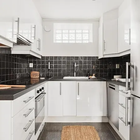 Bright And Cozy 2-bedroom * Берген