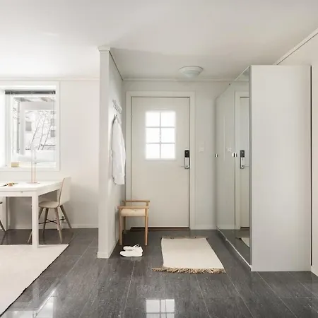 Bright And Cozy 2-bedroom *