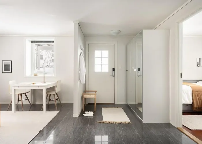 Bright And Cozy 2-bedroom *